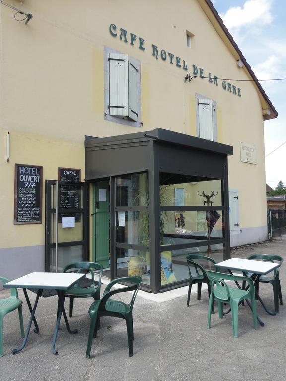 Cafe Hotel De La Gare Champagnole Bagian luar foto