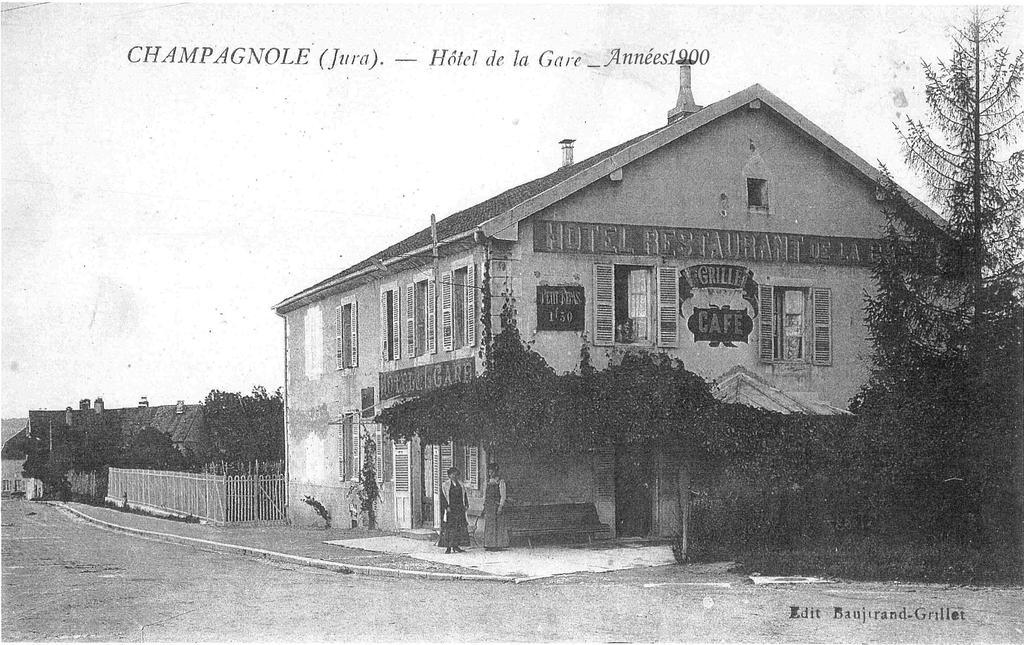 Cafe Hotel De La Gare Champagnole Bagian luar foto