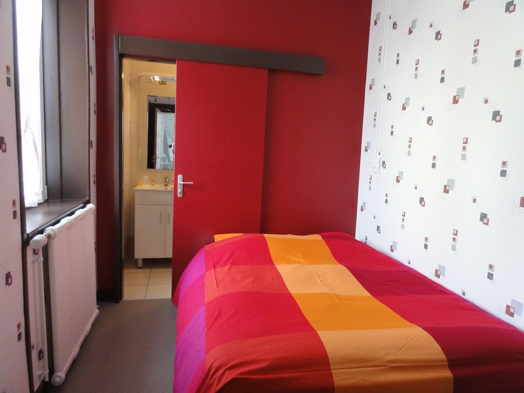 Cafe Hotel De La Gare Champagnole Bagian luar foto