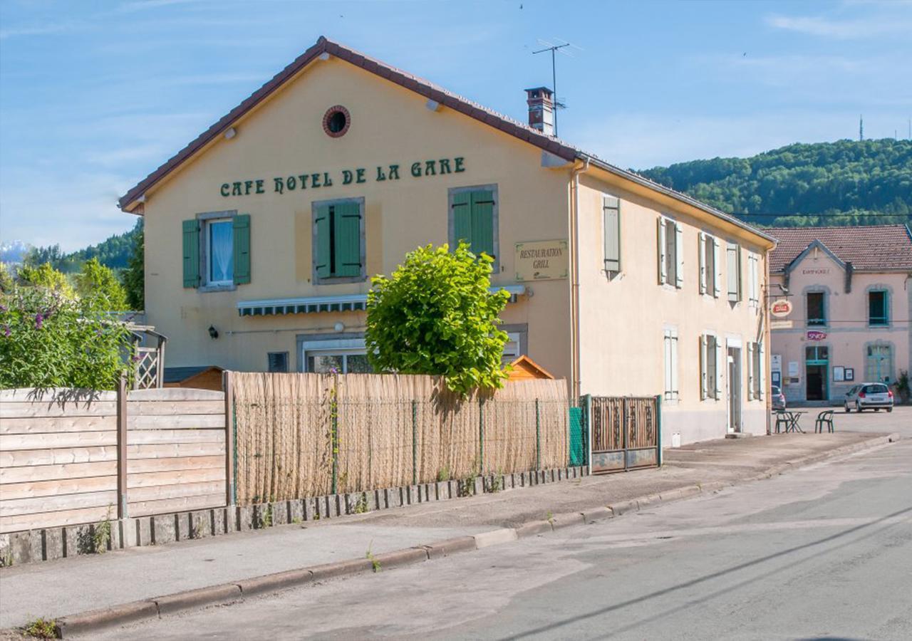 Cafe Hotel De La Gare Champagnole Bagian luar foto